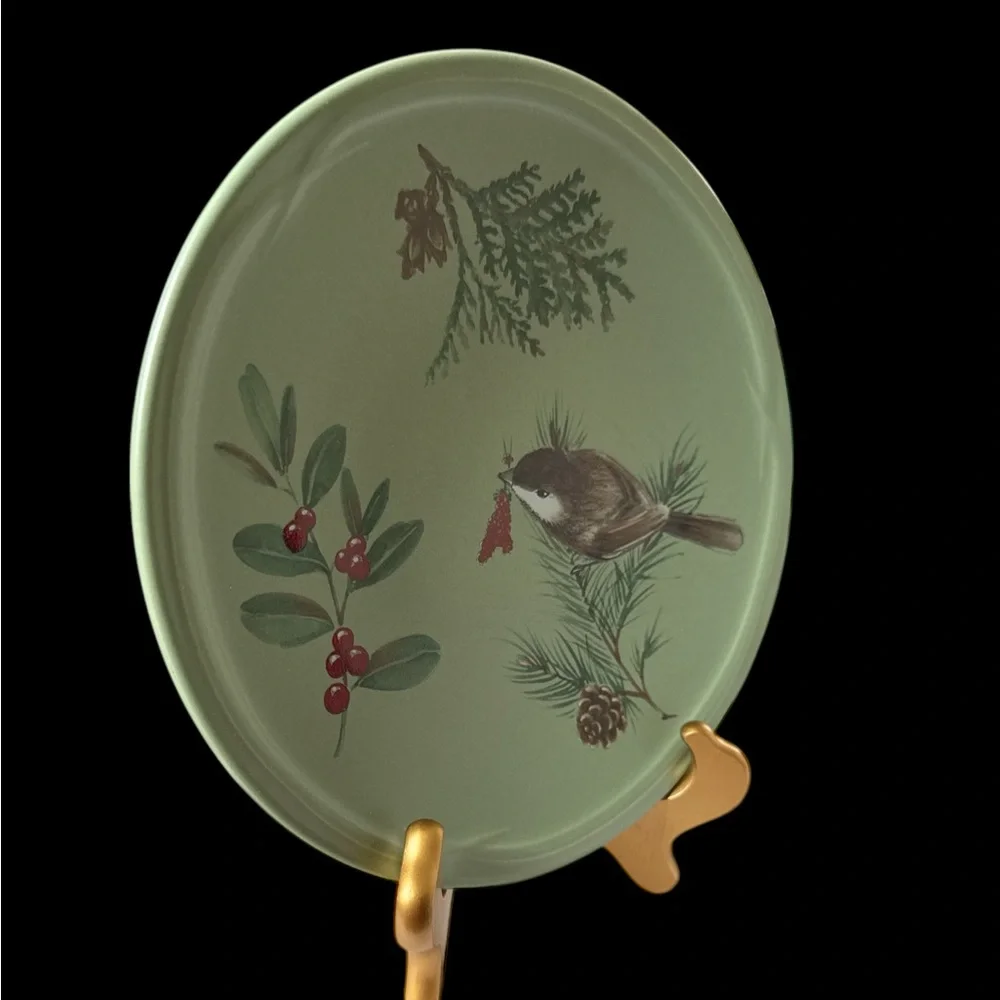 Pfaltzgraff Pottery Winterwood Salad/Dessert Plate. 8.25” in diameter. (H-1) - Picture 2 of 4